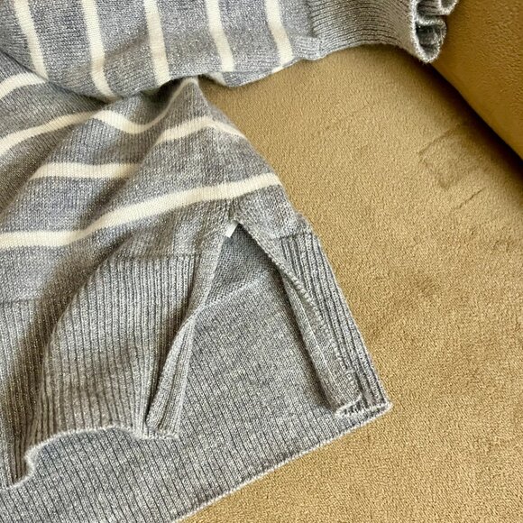 Old Navy Sweater Gray & White  Shimmer Crew Neck Striped Long Sleeve  Size L - Picture 6 of 10